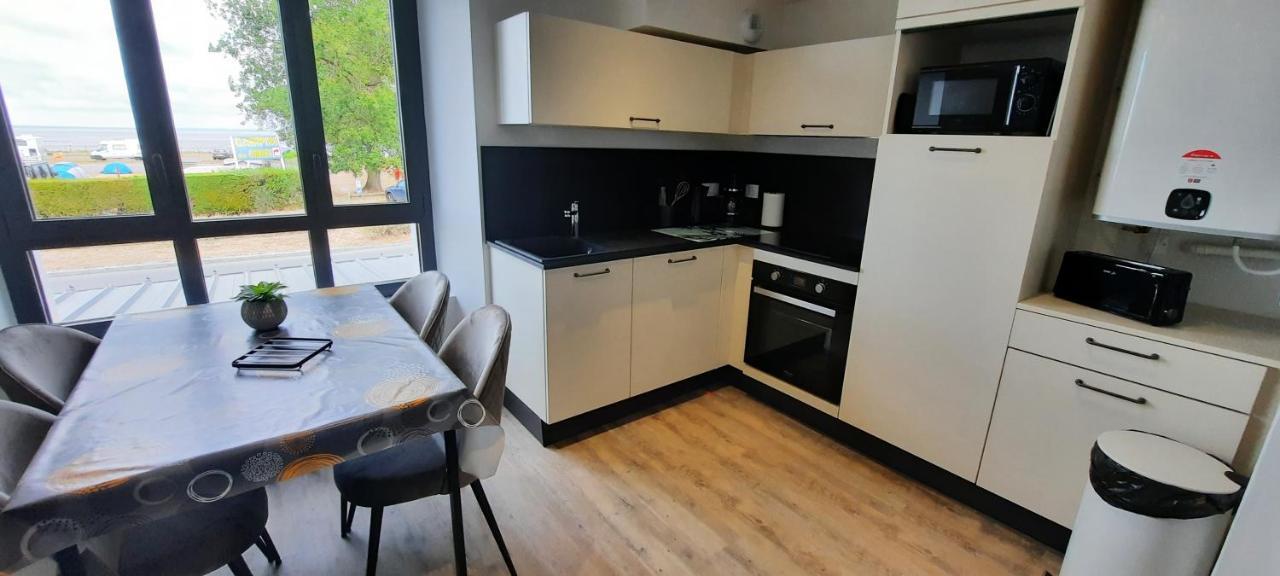 Les Appartements De La B Saint-Benoît-des-Ondes Extérieur photo