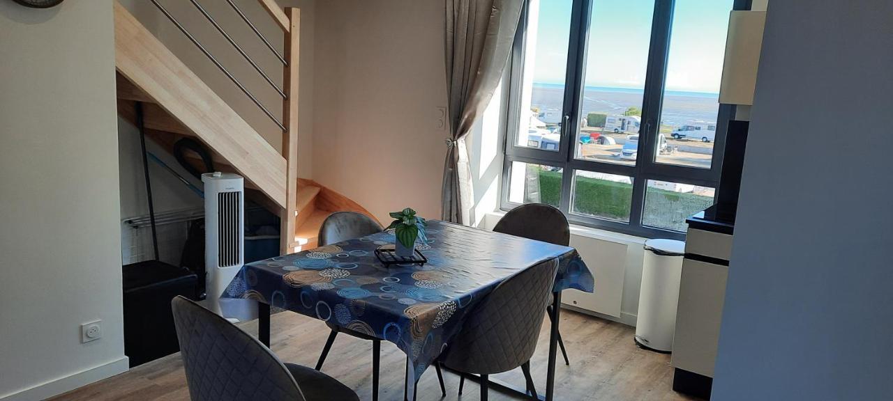 Les Appartements De La B Saint-Benoît-des-Ondes Extérieur photo