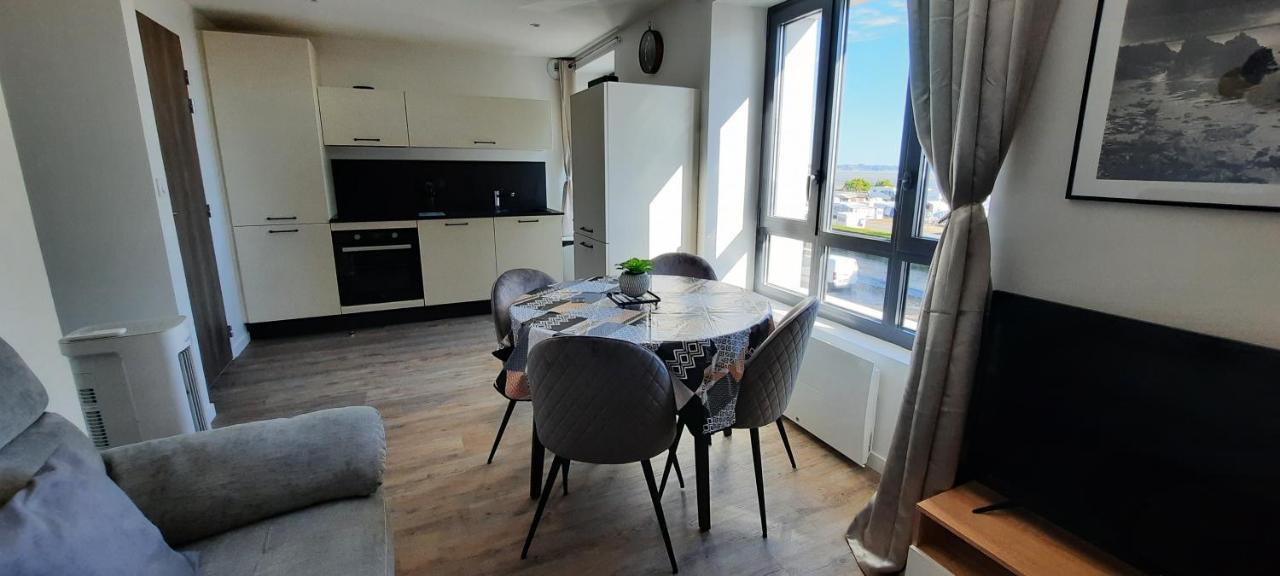 Les Appartements De La B Saint-Benoît-des-Ondes Extérieur photo