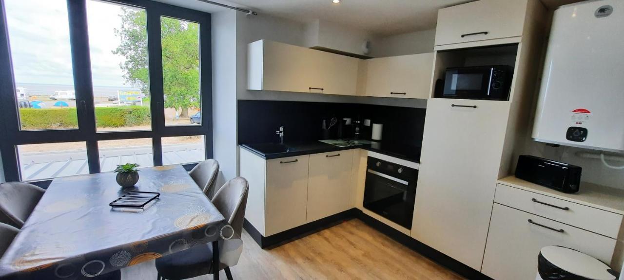Les Appartements De La B Saint-Benoît-des-Ondes Extérieur photo